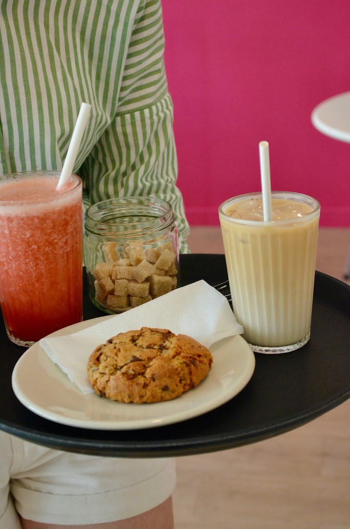Swell Café · Photos 11